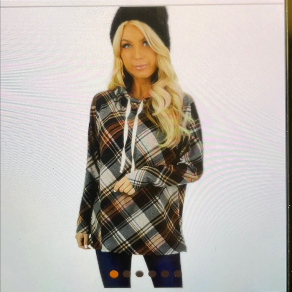 Simple and Chic plaid pull over
